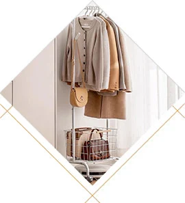 Kovový domáci úložný systém